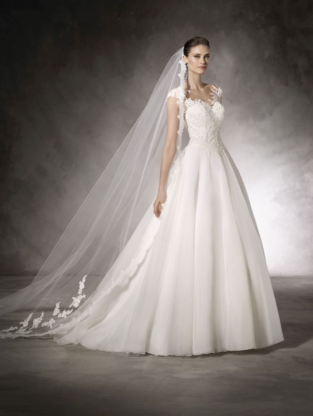 Wedding dress – Pronovias – KANDA – Warsaw – Slubne.pl