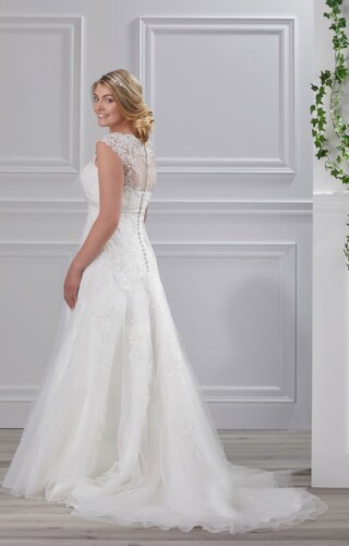 suknia slubna tres chic 8261
