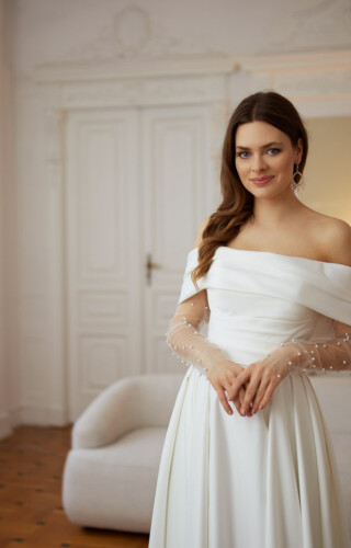 suknia slubna Herms Bridal Husk with collar and sleeves